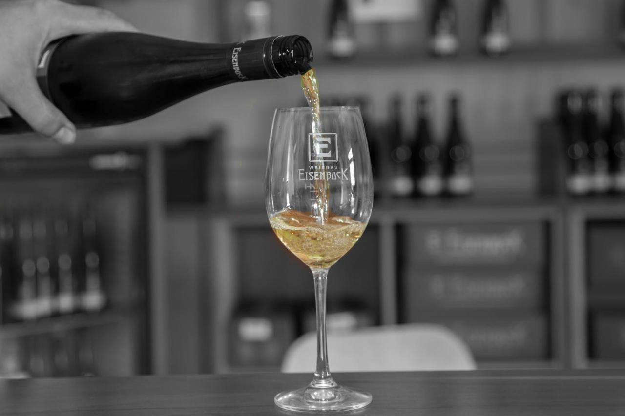 Ferienwohnung Am Weingut Eisenbock Strass  外观 照片